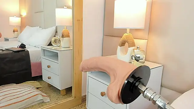 Snapshot of AntoniaRoss_ chatting on March 18, 2025, 7:53 pm AntoniaRoss online show from March 18, 2025, 7:53 pm