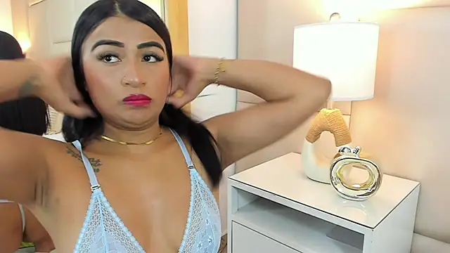 Snapshot of AntoniaRoss_ chatting on November 14, 2025, 12:59 pm AntoniaRoss online show from November 14, 2025, 12:59 pm