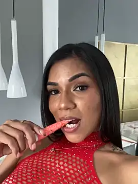 Snapshot of MauraGray chatting on February 7, 2025, 6:56 pm MauraGray online show from February 7, 2025, 6:56 pm