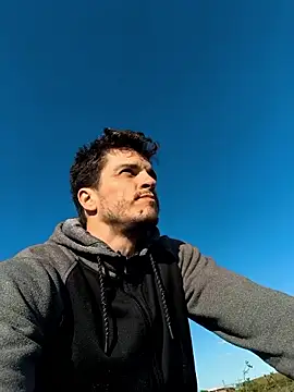 HeteroOli online show from March 29, 2026, 4:18 pm