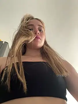 Snapshot of ShelbyHagen chatting on January 29, 2025, 7:32 pm ShelbyHagen online show from January 29, 2025, 7:32 pm