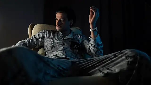 Keen   Luckystrike online show from February 5, 2025, 10:01 pm