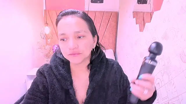 MarilynMiilf  online show from September 23, 2025, 7:50 pm