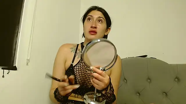 Red-moon1 online show from December 28, 2024, 11:09 am