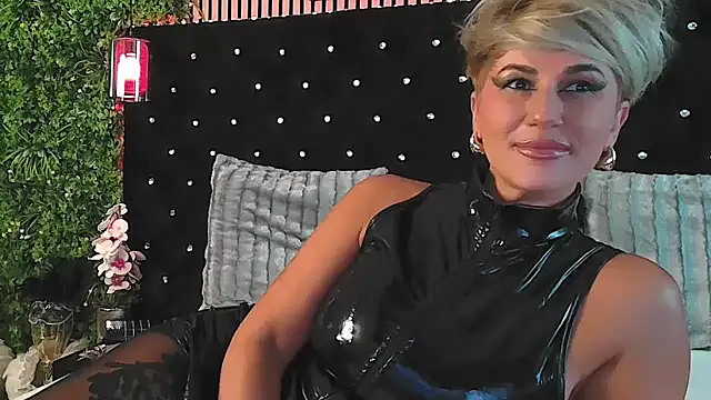 InannaStar online show from July 28, 2026, 12:48 pm