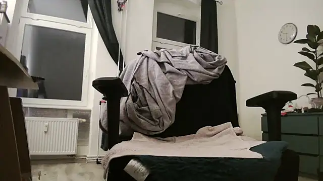 chubbysmallcockxh online show from March 28, 2026, 8:30 pm