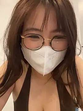 Onee-Chew online show from April 11, 2026, 10:30 am