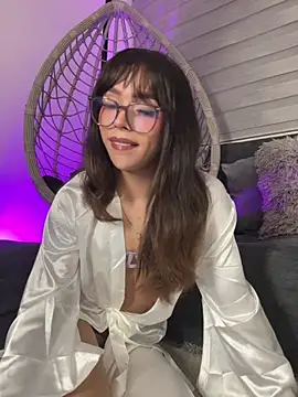 Snapshot of Samantha_Bernardo chatting on April 14, 2026, 4:07 am Samantha Bernardo online show from April 14, 2026, 4:07 am