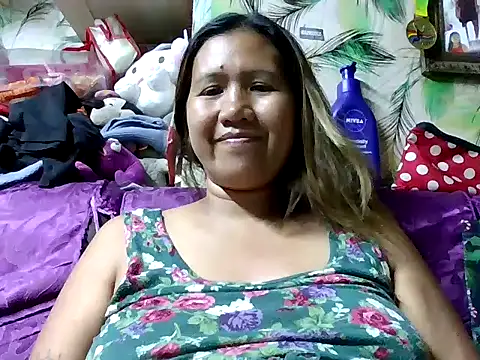 Snapshot of sweet_smile4u chatting on March 28, 2026, 6:18 pm sweet smile4u online show from March 28, 2026, 6:18 pm