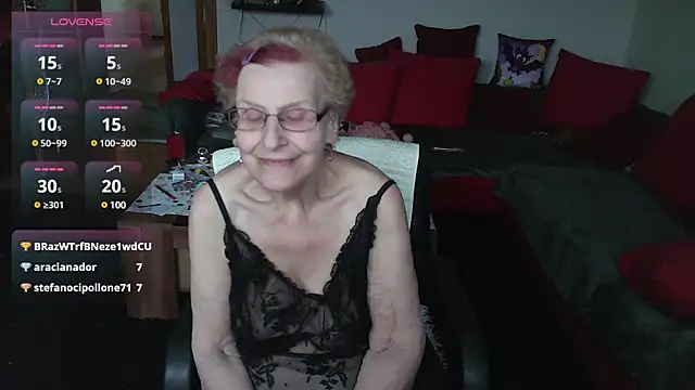 HeisseomaOriginal online show from January 17, 2025, 2:28 pm