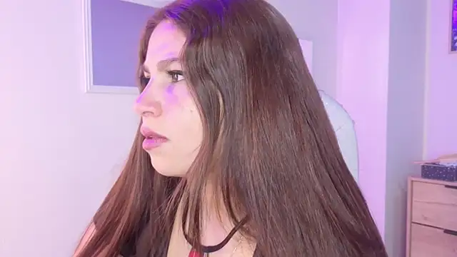 bluee hazell online show from November 4, 2025, 11:31 am