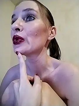 Snapshot of AimeeFair chatting on February 9, 2026, 3:27 pm AimeeFair online show from February 9, 2026, 3:27 pm