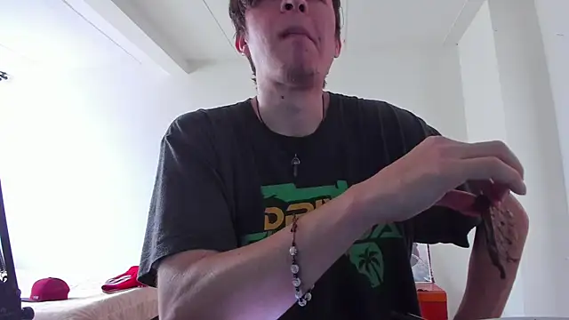 Headhunterdz online show from April 10, 2026, 8:13 pm