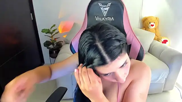 eval lee18 online show from February 11, 2026, 3:33 am