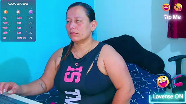 Snapshot of Diana_Lozano chatting on May 7, 2026, 3:45 am Diana Lozano online show from May 7, 2026, 3:45 am