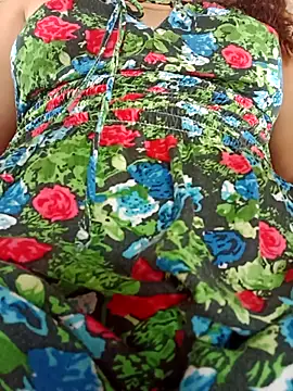 ValeriaSantos- online show from September 18, 2025, 12:29 pm