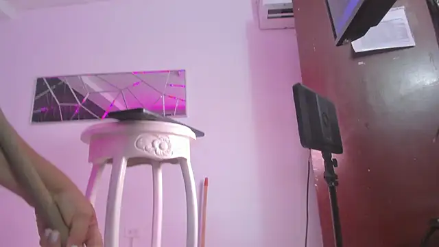 Snapshot of Sophia_Cameron chatting on March 11, 2025, 3:26 am Sophia Cameron online show from March 11, 2025, 3:26 am