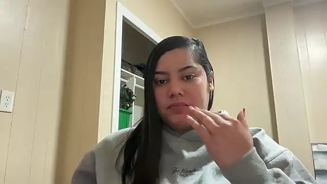 indiamarie online show from February 17, 2026, 7:42 pm