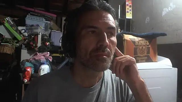 Snapshot of Anarchy_Burger chatting on May 9, 2026, 4:01 pm Anarchy Burger online show from May 9, 2026, 4:01 pm