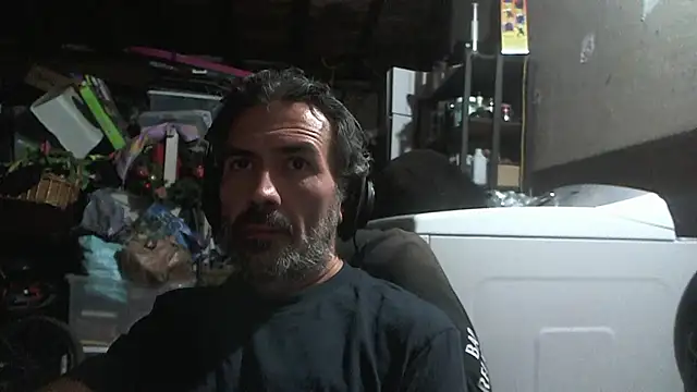Snapshot of Anarchy_Burger chatting on July 1, 2026, 8:16 am Anarchy Burger online show from July 1, 2026, 8:16 am