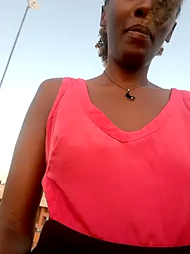 lynnkatrina online show from September 29, 2025, 2:55 pm