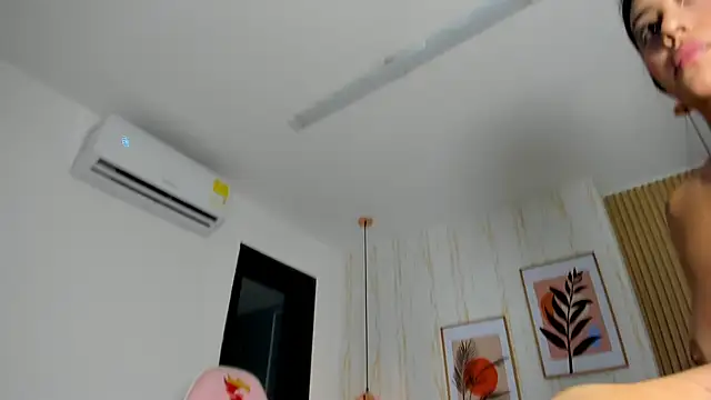 CameronCollins  online show from January 4, 2025, 10:24 pm