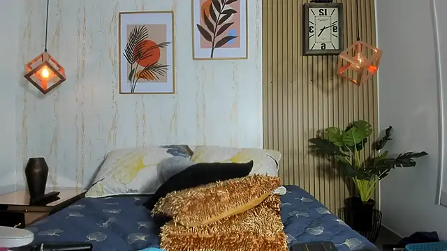 CameronCollins  online show from February 6, 2025, 9:49 pm