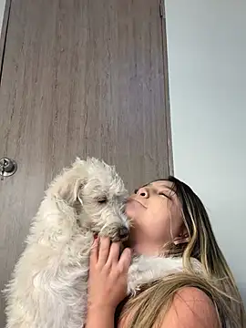 lunablossom  online show from January 24, 2025, 4:16 am