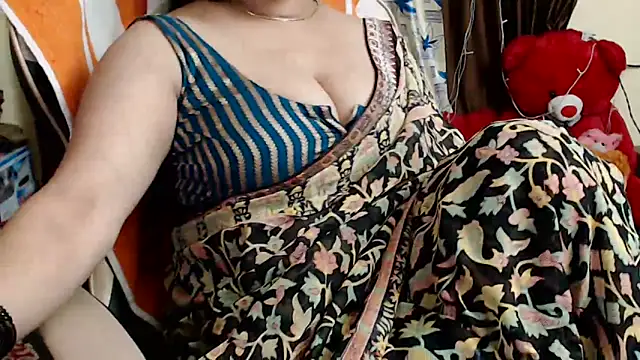 Snapshot of Naughty_Kashish chatting on December 5, 2024, 10:23 am Naughty Kashish online show from December 5, 2024, 10:23 am