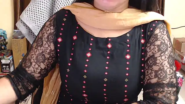 Snapshot of Naughty_Kashish chatting on March 5, 2025, 6:33 am Naughty Kashish online show from March 5, 2025, 6:33 am