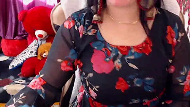 Snapshot of Naughty_Kashish chatting on February 19, 2026, 5:36 am Naughty Kashish online show from February 19, 2026, 5:36 am