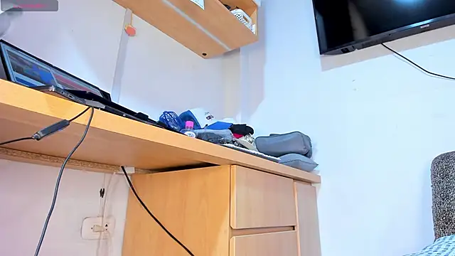 Snapshot of MikeMiller2 chatting on September 30, 2025, 6:18 am MikeMiller2 online show from September 30, 2025, 6:18 am