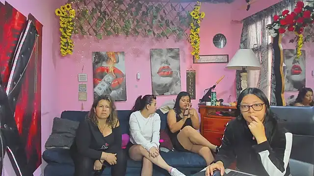 Snapshot of lesbiancuple chatting on April 18, 2026, 12:20 pm lesbiancuple online show from April 18, 2026, 12:20 pm