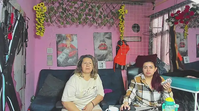 Snapshot of lesbiancuple chatting on May 21, 2026, 1:07 pm lesbiancuple online show from May 21, 2026, 1:07 pm