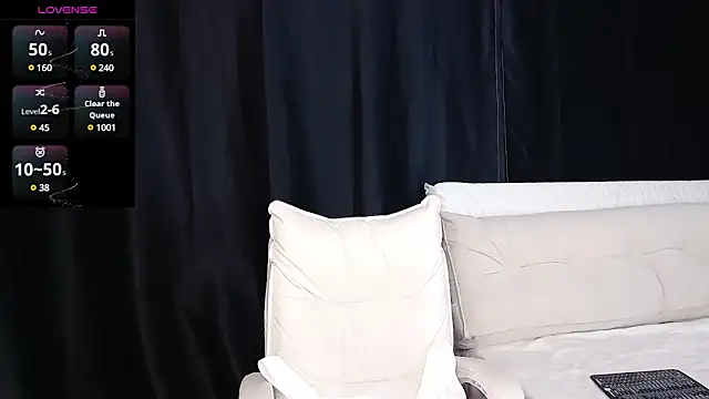 Snapshot of qianqian_ chatting on February 4, 2025, 11:27 am qianqian online show from February 4, 2025, 11:27 am