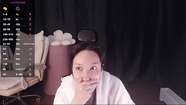 qianqian  online show from April 14, 2026, 1:39 pm