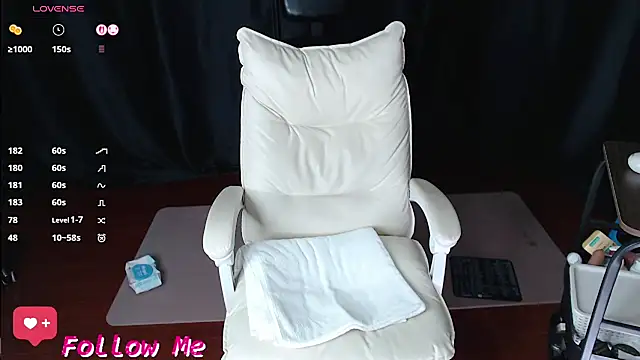 qianqian  online show from July 28, 2026, 3:21 pm
