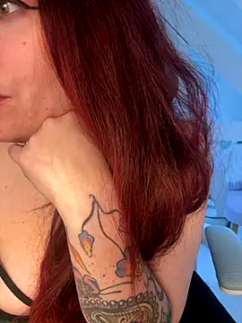 LunaMoongirl online show from October 23, 2025, 4:17 pm