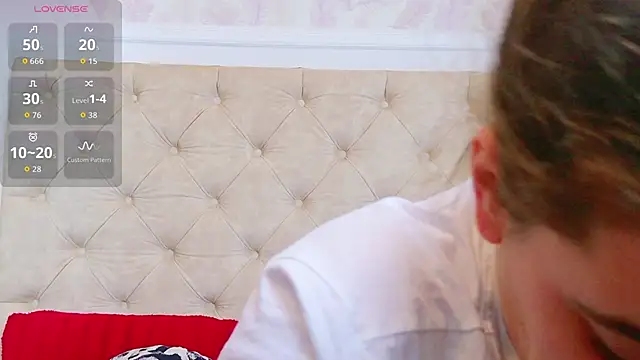 KarinaNoir online show from September 23, 2025, 3:09 am