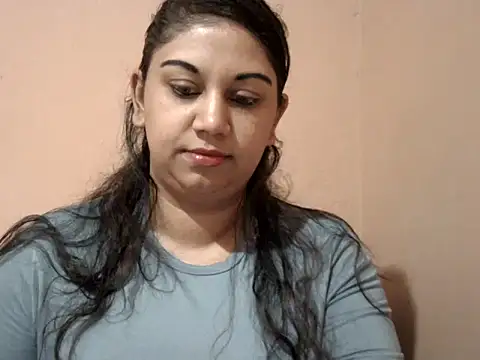bellachow10 online show from May 29, 2026, 5:49 am