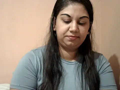 Snapshot of bellachow10 chatting on July 10, 2026, 8:18 am bellachow10 online show from July 10, 2026, 8:18 am