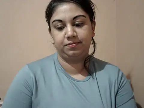 Snapshot of bellachow10 chatting on July 24, 2026, 7:45 pm bellachow10 online show from July 24, 2026, 7:45 pm
