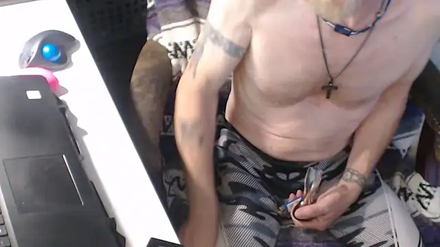 Snapshot of QueenDenizeAndTheCaptain chatting on September 11, 2025, 3:39 am QueenDenizeAndTheCaptain online show from September 11, 2025, 3:39 am