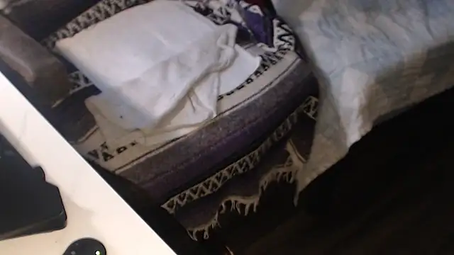 Snapshot of QueenDenizeAndTheCaptain chatting on October 21, 2025, 6:41 pm QueenDenizeAndTheCaptain online show from October 21, 2025, 6:41 pm