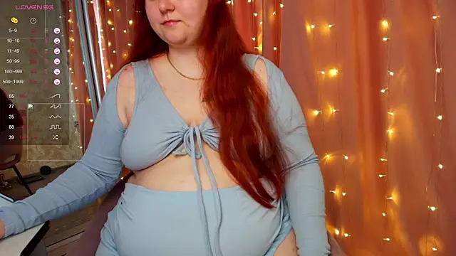 Snapshot of Mia_Bows chatting on May 24, 2026, 12:37 am Mia Bows online show from May 24, 2026, 12:37 am