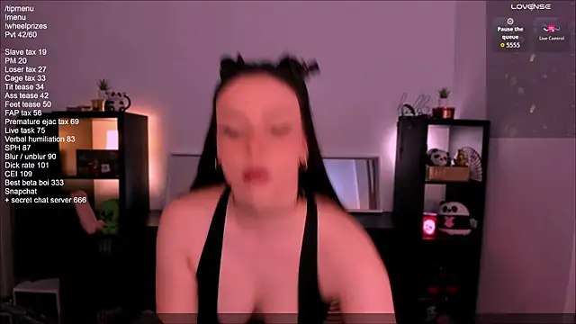 SofiRusselle online show from September 22, 2025, 5:48 pm