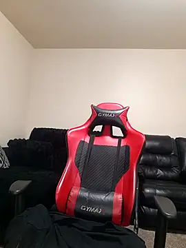 yellowwetfox online show from March 19, 2026, 1:15 pm