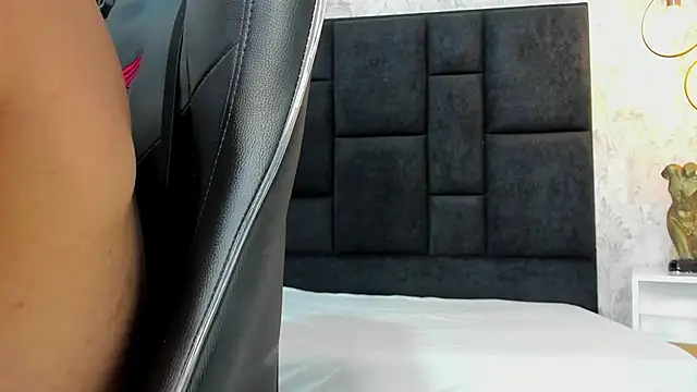 Snapshot of Joeysexx2 chatting on January 21, 2025, 4:21 am Joeysexx2 online show from January 21, 2025, 4:21 am