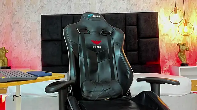 Snapshot of Joeysexx2 chatting on February 3, 2025, 6:34 am Joeysexx2 online show from February 3, 2025, 6:34 am