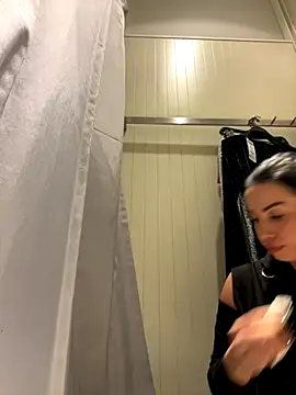 Snapshot of CrazzyChicks chatting on November 23, 2025, 7:52 am CrazzyChicks online show from November 23, 2025, 7:52 am